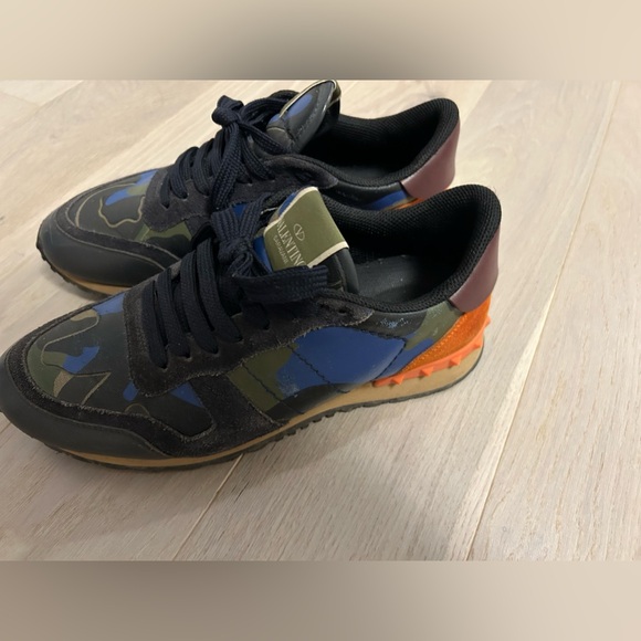 AUTHENTIC- VALENTINO Garavani Rockrunner sneaker -Size 40 - Picture 3 of 10